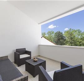 6 bedroom villa with pool near Labin, Istria, sleeps 12